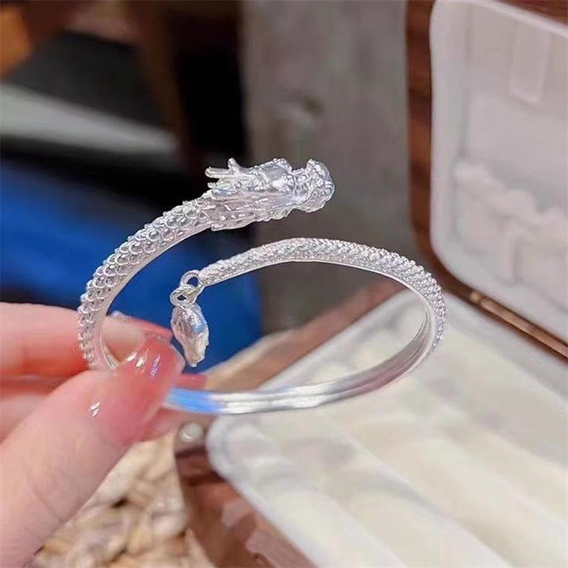 Bracelet Dragon Waving Its Tail